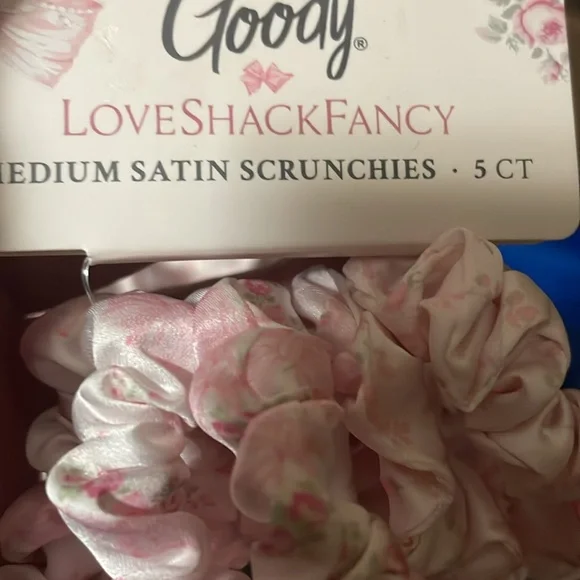 x LoveShackFancy Satin Hair Accessories Set - Pink 3 item bundle Price Firm - Picture 5 of 14